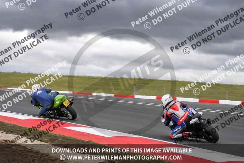 cadwell no limits trackday;cadwell park;cadwell park photographs;cadwell trackday photographs;enduro digital images;event digital images;eventdigitalimages;navarra;no limits trackdays;peter wileman photography;racing digital images;trackday digital images;trackday photos